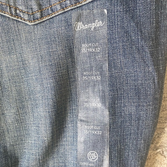 Wrangler boot cut men’s jeans. Size 35/32.​​ - Picture 6 of 6
